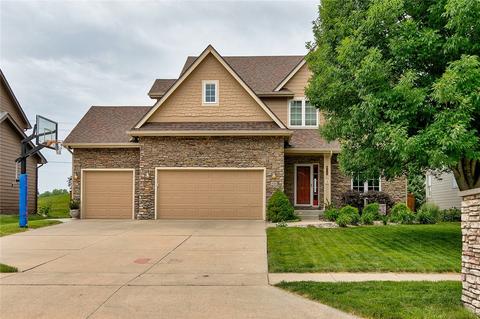 4110 127th St, Urbandale, IA 50323