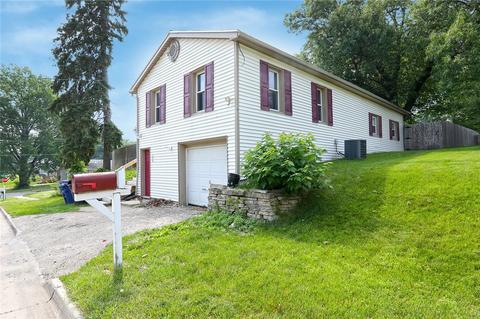 104 Wall Ave, Des Moines, IA 50315