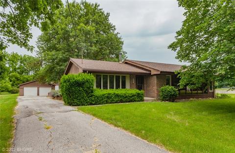 4406 E Oakwood Dr, Pleasant Hill, IA 50327