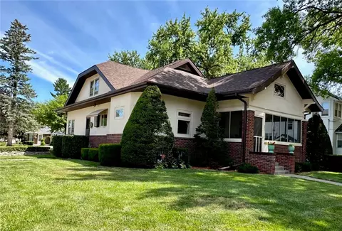622 S 6th Ave W, Newton, IA 50208