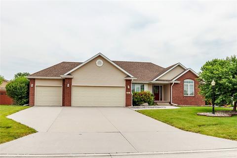 5707 NW 4th Ct, Des Moines, IA 50313