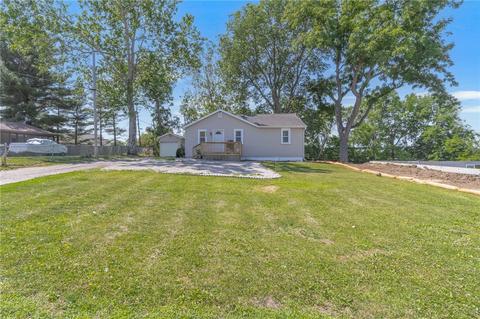 2453 E Douglas Ave, Des Moines, IA 50317