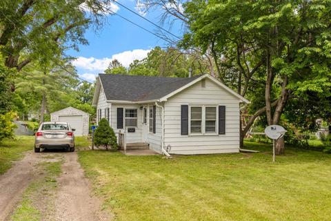 2930 E Tiffin Ave, Des Moines, IA 50317