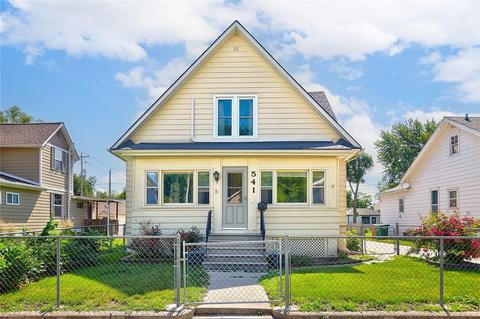 541 7th St, West Des Moines, IA 50265