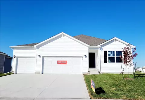 1012 Dee St SE, Bondurant, IA 50035