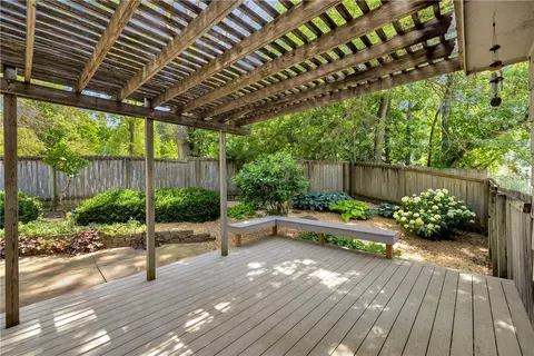 6606 New York Cir, Des Moines, IA 50322