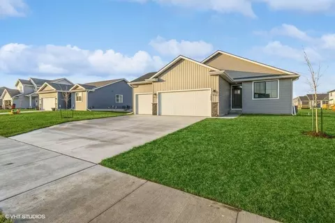2606 NW 25th St, Ankeny, IA 50023