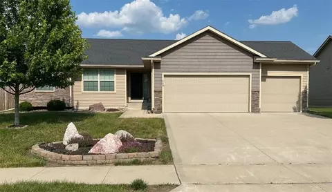 145 SE Wildflower Dr, Pleasant Hill, IA 50327