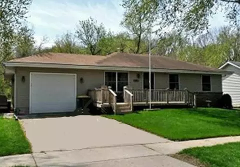 1009 Robin Gln, Indianola, IA 50125