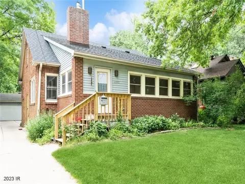 2100 37th St, Des Moines, IA 50310