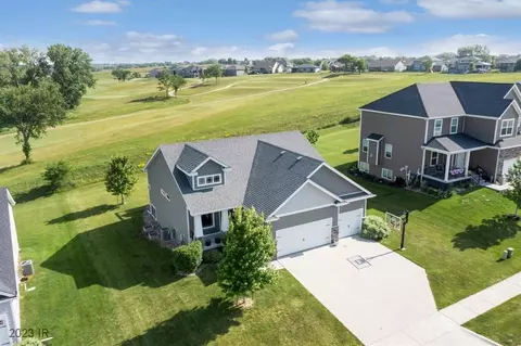 327 W High Rd, Norwalk, IA 50211