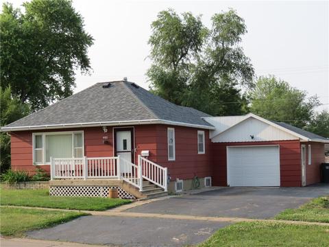 402 First St E, Madrid, IA 50156