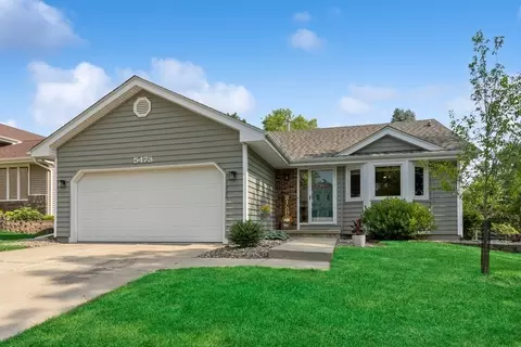 5473 Dakota Dr, West Des Moines, IA 50266