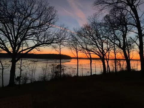 312 Hickory Ln, Otley, IA 50214