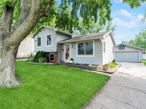 213 2nd St NW, Bondurant, IA 50035