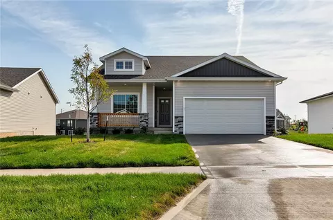 5405 167th St, Urbandale, IA 50323