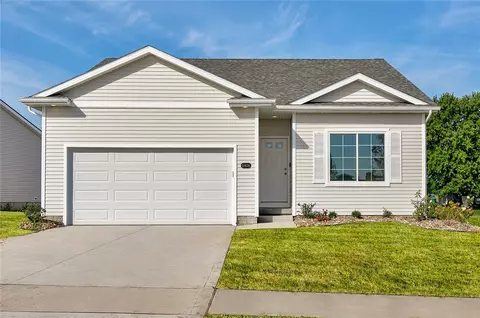 5406 167th St, Urbandale, IA 50323