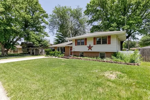 821 SE Oak Dr, Ankeny, IA 50021