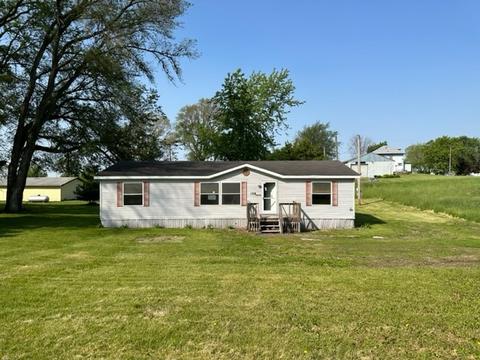 106 S Maple St, Gilman, IA 50106