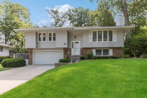 1673 NW 104th St, Clive, IA 50325