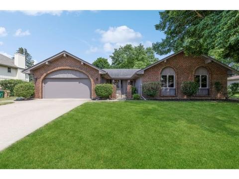 4413 75th St, Urbandale, IA 50322