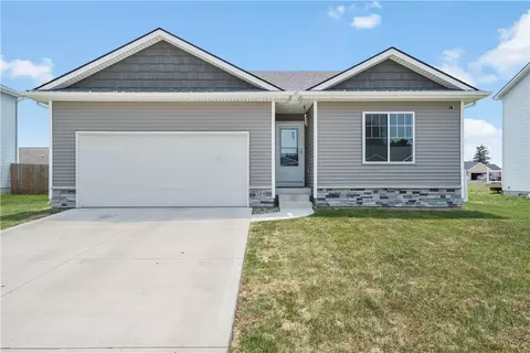 304 Big Bluestem Dr, Monroe, IA 50170