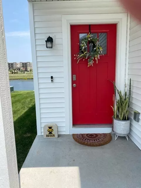 909 NE Traverse Dr NE #909, Waukee, IA 50263
