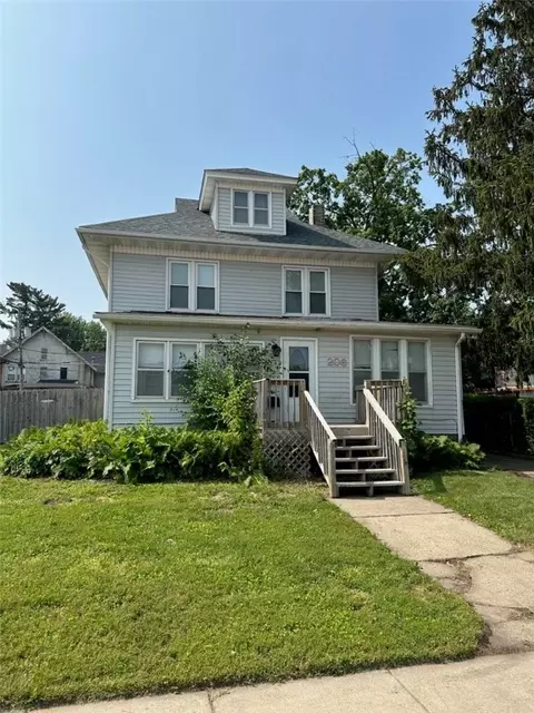 206 W Marion St, Knoxville, IA 50138