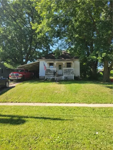 624 Park Ave, Chariton, IA 50049
