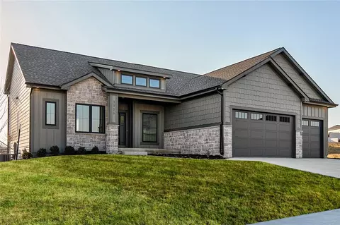 3954 NW 177th Ct, Clive, IA 50325