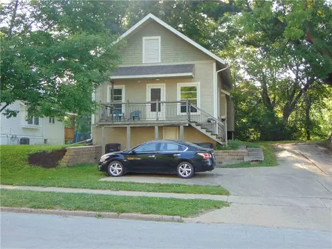 1553 27th St, Des Moines, IA 50311