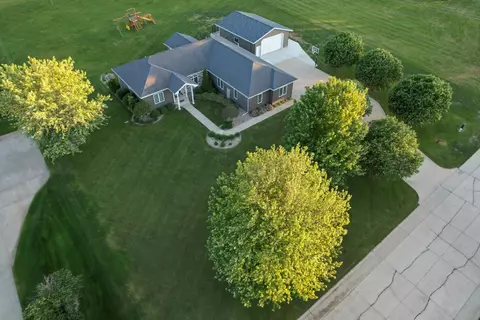 1109 Saint Andrews Dr, Cherokee, IA 51012