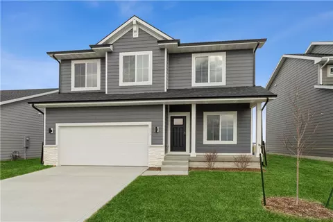 475 NW Compass Ave, Waukee, IA 50263