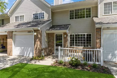 2265 Grand Ave #4, West Des Moines, IA 50265