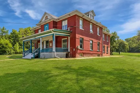 602 N 5th St, Guthrie Center, IA 50115