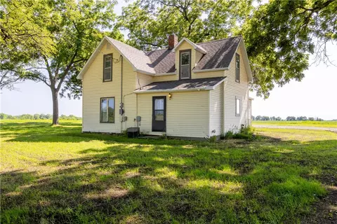 14791 33rd Ave, Saint Charles, IA 50240