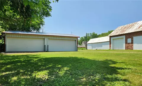 406 E South St, Knoxville, IA 50150