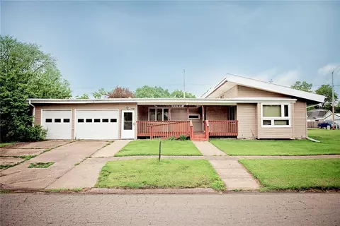 312 S High St, Baxter, IA 50028