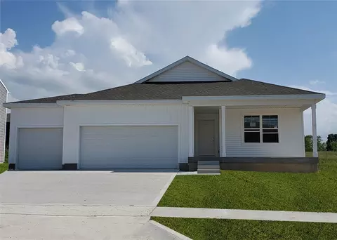 14400 Ironwood Ct, Urbandale, IA 50323