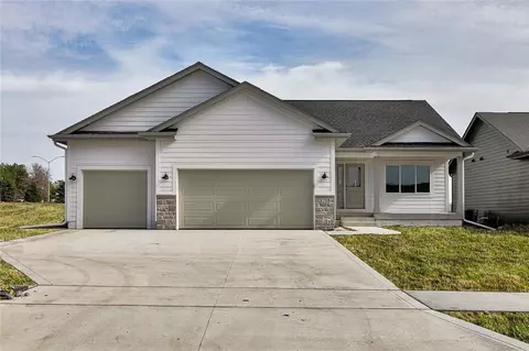 5215 149th St, Urbandale, IA 50323