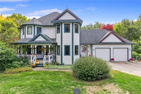 26126 V Ave, Waukee, IA 50263