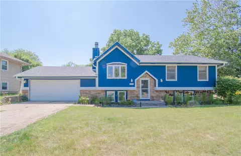 2009 E Hughes Ave, Des Moines, IA 50320