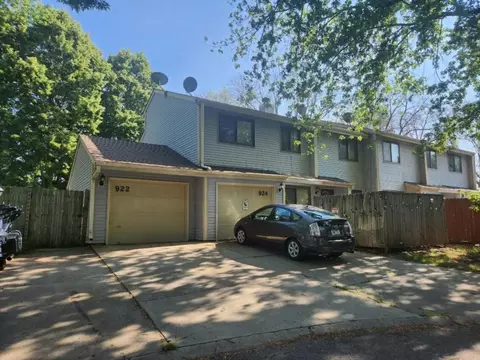 922 Breezewood Cir, Altoona, IA 50009