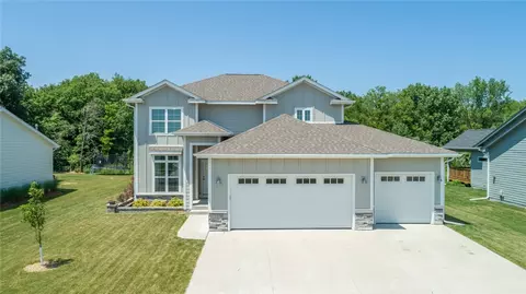 1030 Cardinal Dr, Polk City, IA 50226