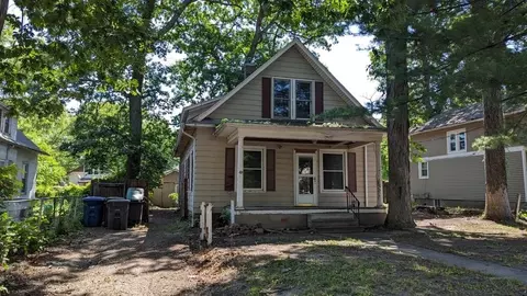 1627 23rd St, Des Moines, IA 50310