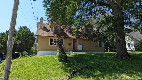 938 Herold Ave, Des Moines, IA 50315