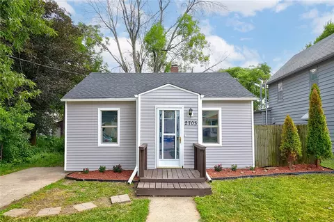 2703 Kinsey Ave, Des Moines, IA 50317