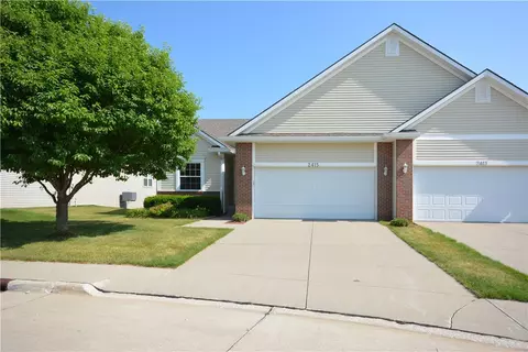 2415 Lakeside Dr, Ames, IA 50010