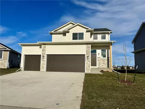 1135 Hamilton Rd, Waukee, IA 50263