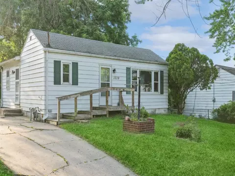 1239 E 34th St, Des Moines, IA 50317